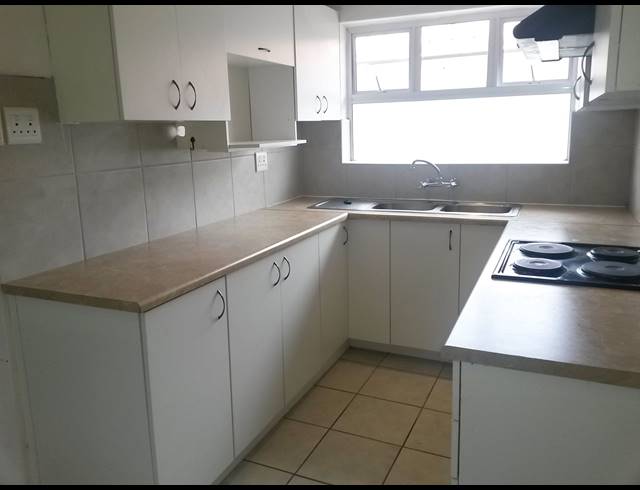 2 bed property to rent in CLAREMONT